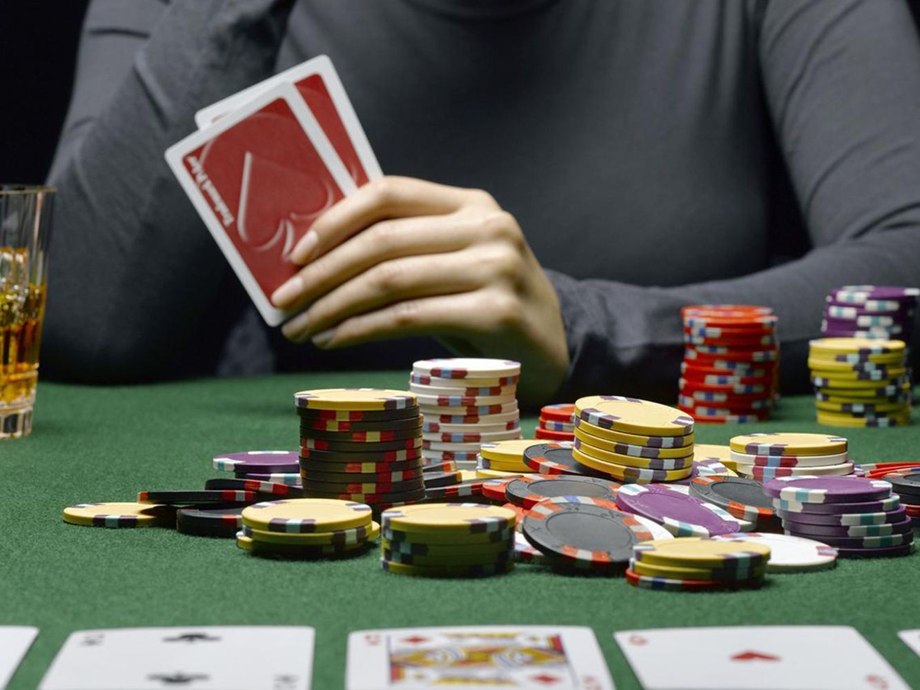Getting The Lay Of The Land With Internet Poker Games
